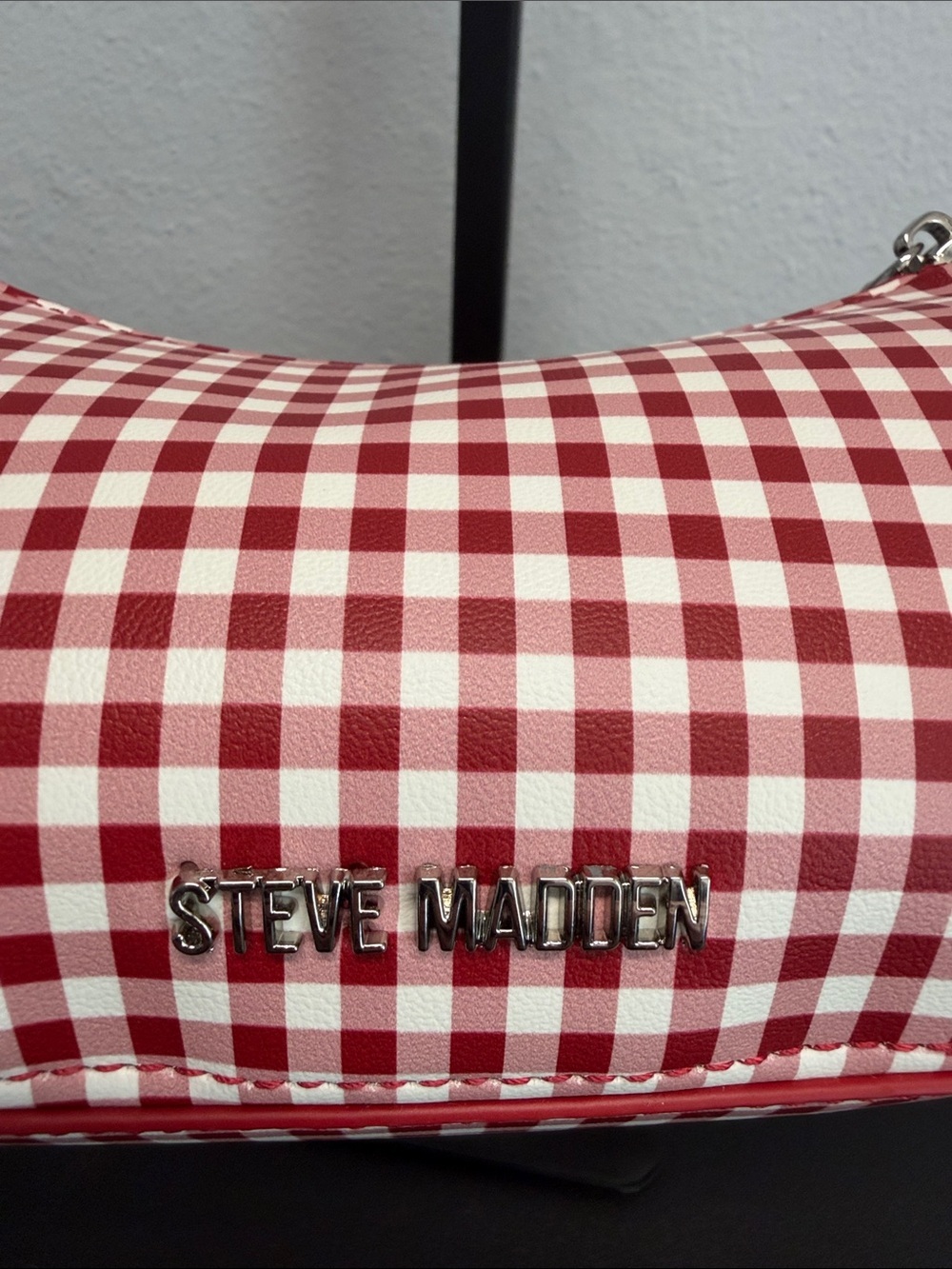Steve Madden | Red Gingham Shoulder Bag w/ Matching Scarf - Picture 3 of 8
